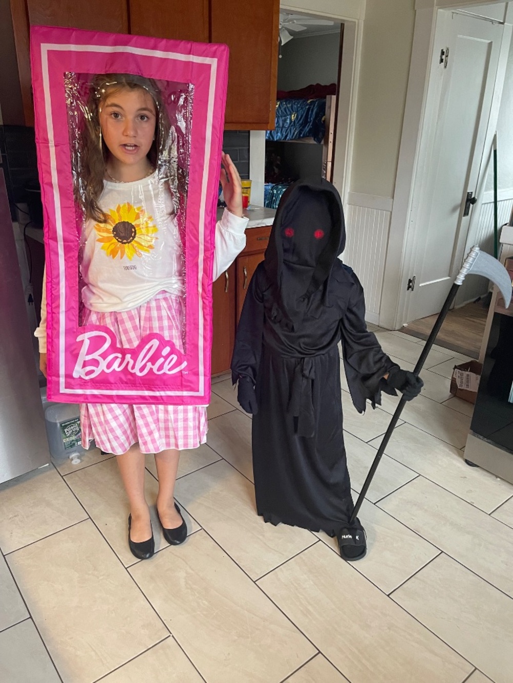Costumes - Picture 4 of 5